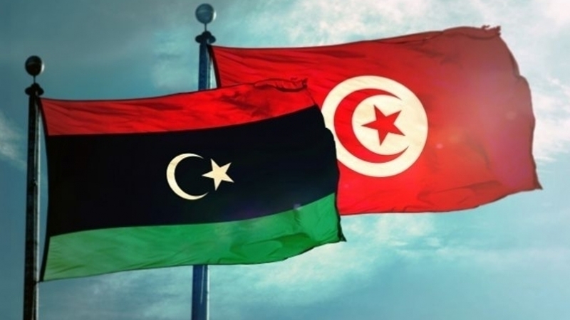photo drapeaux libyen et tunisien