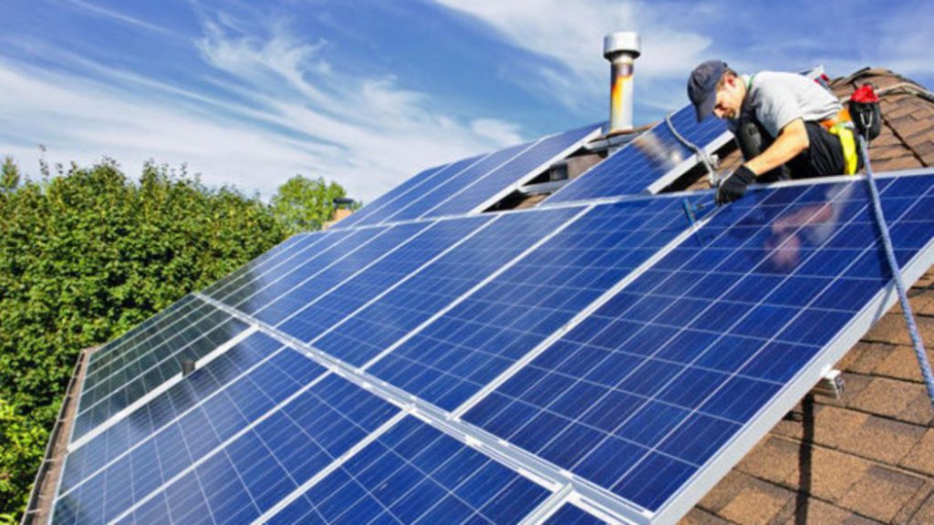 Centrale photovoltaïque : le P-DG de Sonelgaz révèle le lancement d’un nouvel appel d’offres