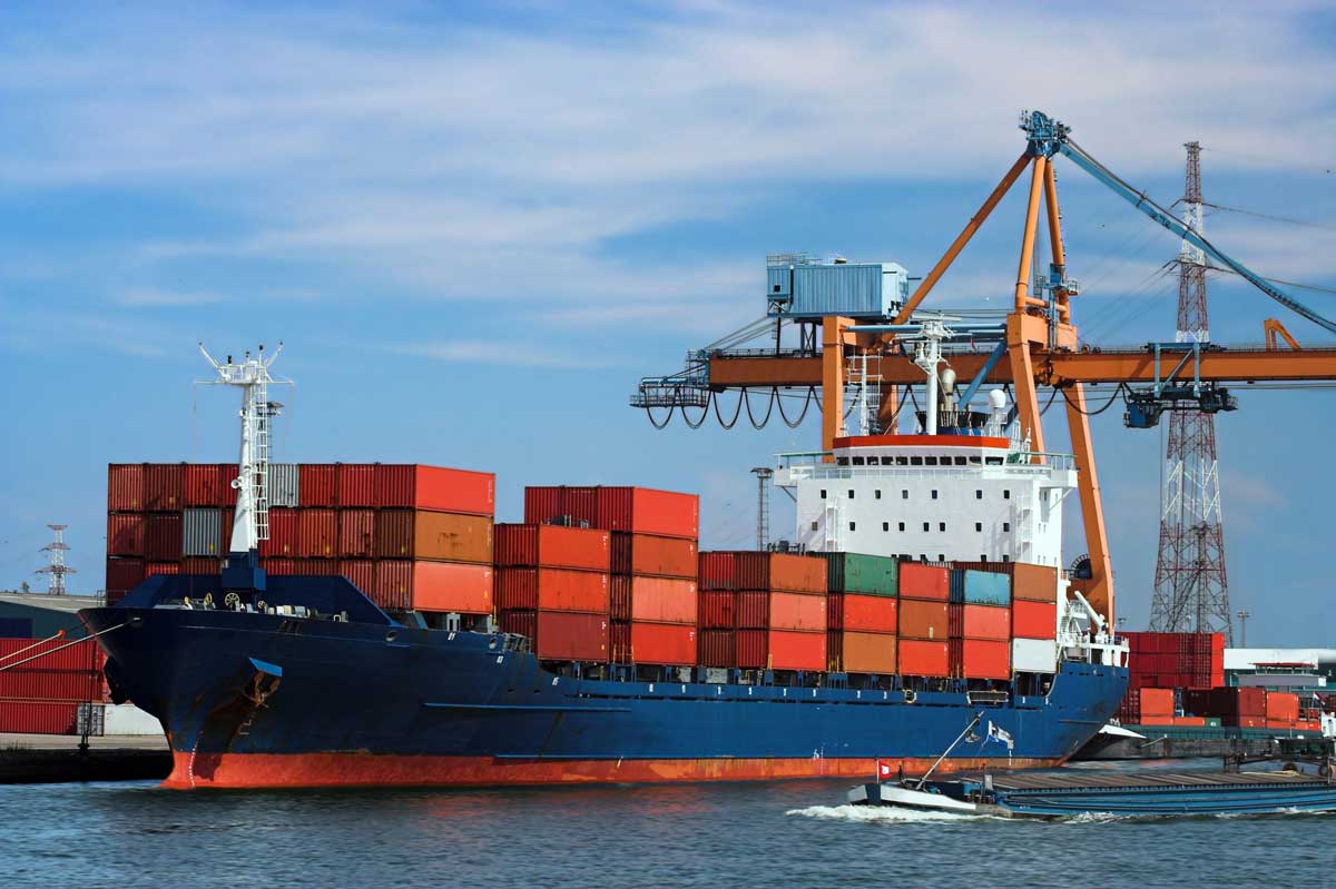 Exportations : un accord pour réduire de moitié les frets de transport aérien, maritime et terrestre