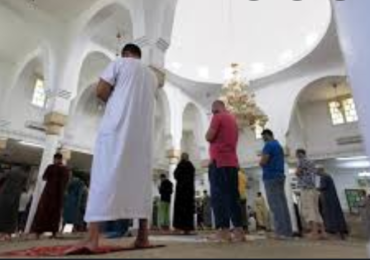 Covid-19 : des "fidèles" poursuivis à Khenchela pour non respect du protocole sanitaire dans les mosquées